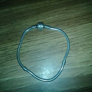 Pandora bracelet with 4 beads
